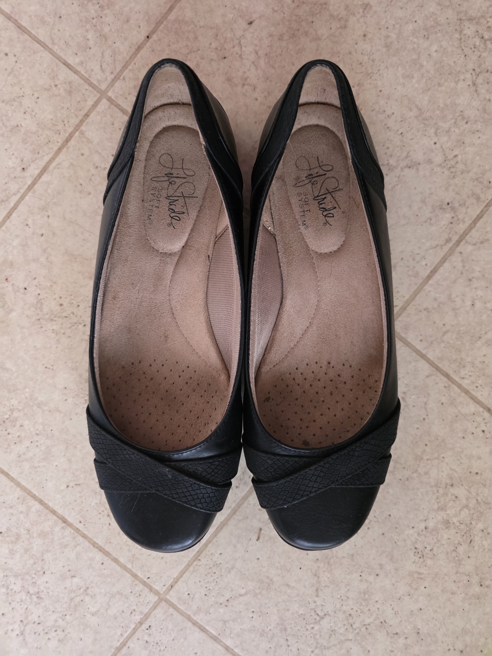Life Stride Black Women's Slip-On Comfort Flats